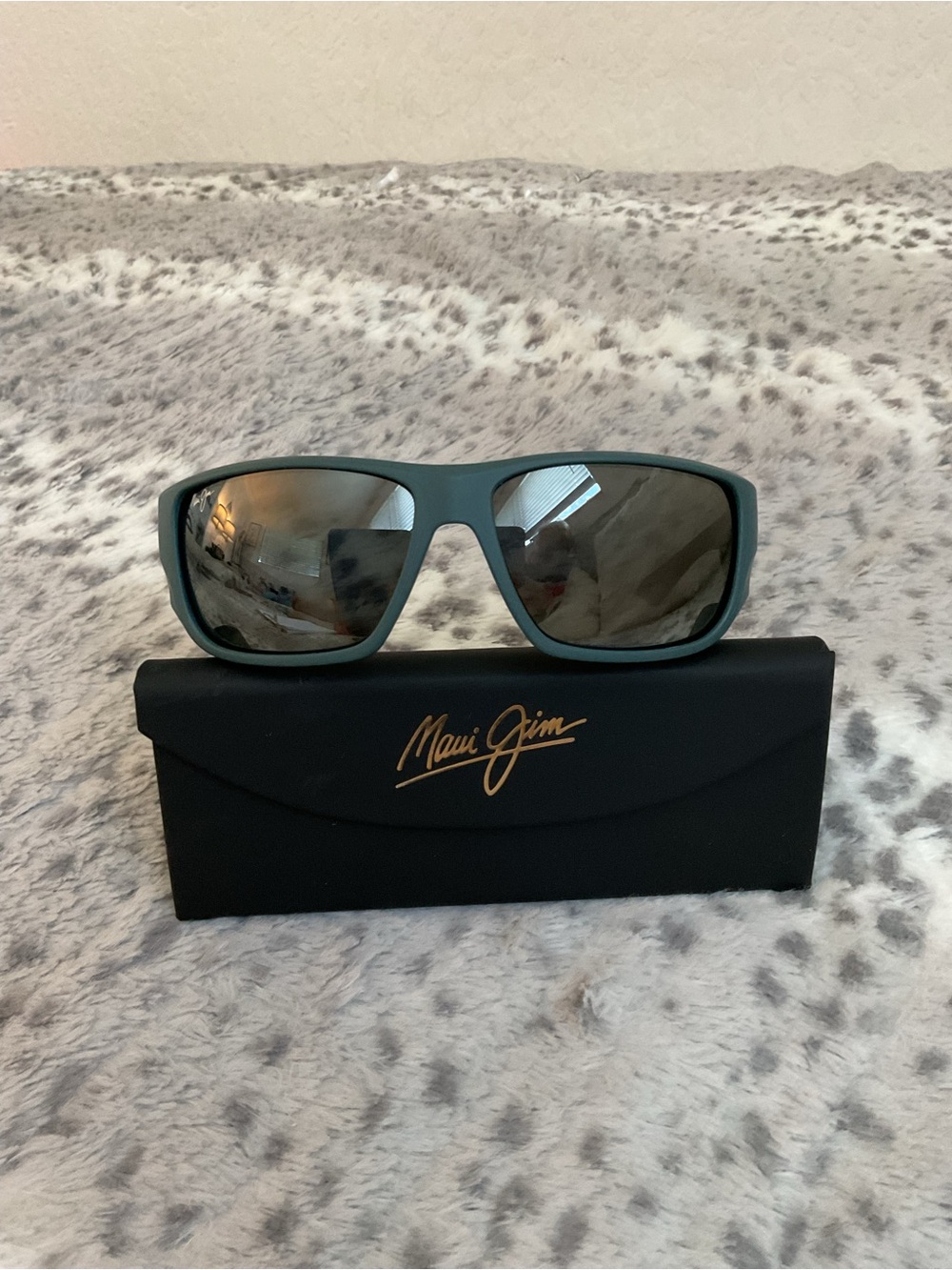 Maui Jim Teal Frame Sunglasses with Dark Lenses